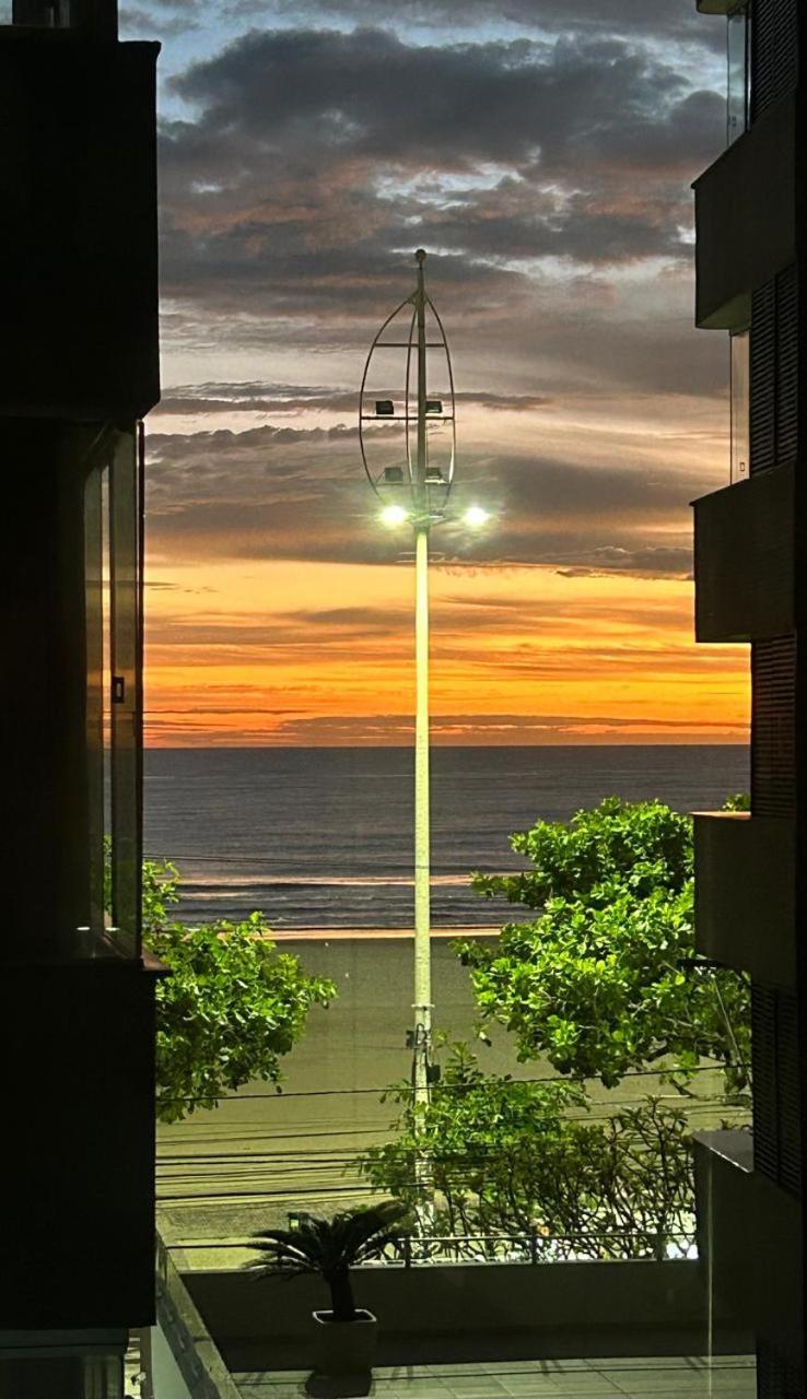 Apartmán Avenida Atlantica, Beira Mar, Pe Na Areia Balneário Camboriú Exteriér fotografie